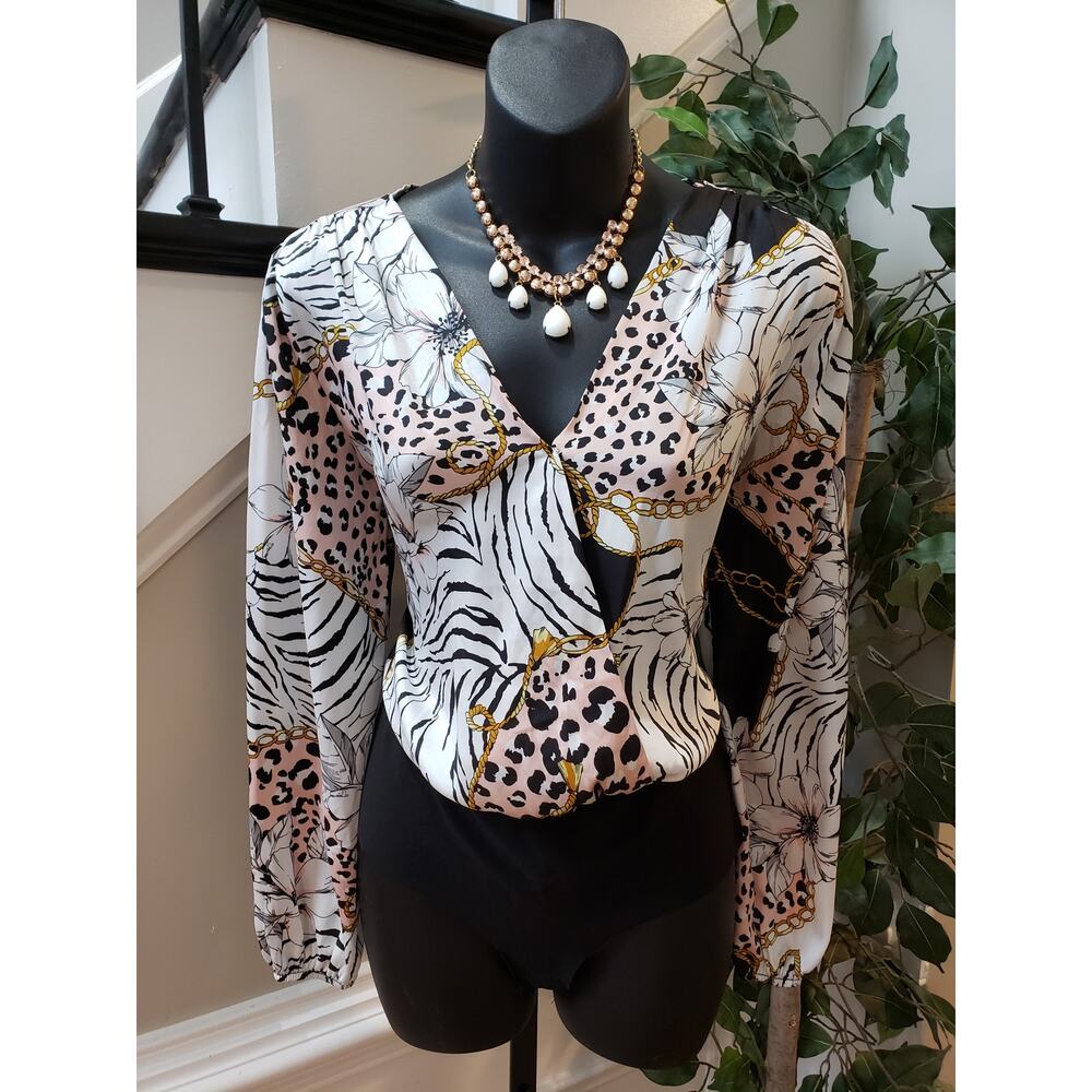 Haute Monde Bodysuit Women's Small Multi Geo Print Polyester Long Sleeve V Neck